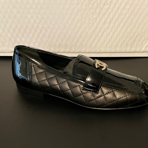 NEW CHANEL LOGO PATENT LEATHER CLASSIC QUILTED LOAFERS MOCCASINS - Picture 7 of 8